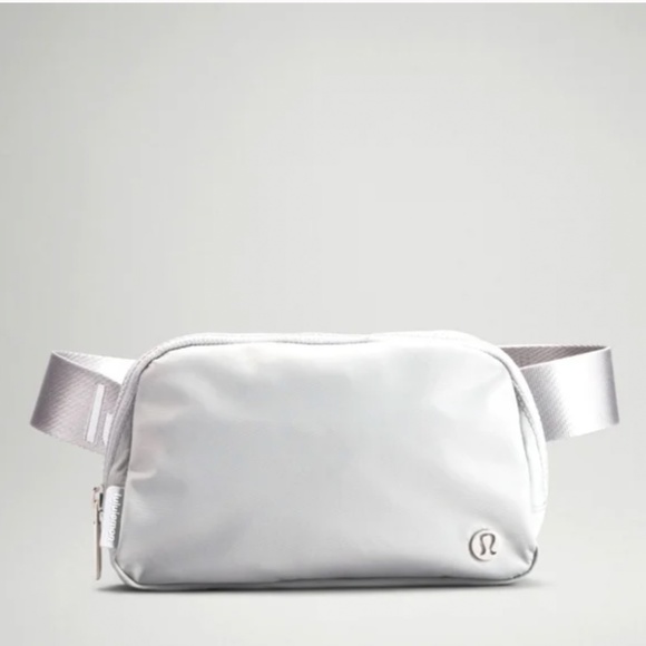 NWT LULULEMON EVERYWHERE BELT BAG SILVER DROP/ WHITE WATERMARK - Picture 4 of 4